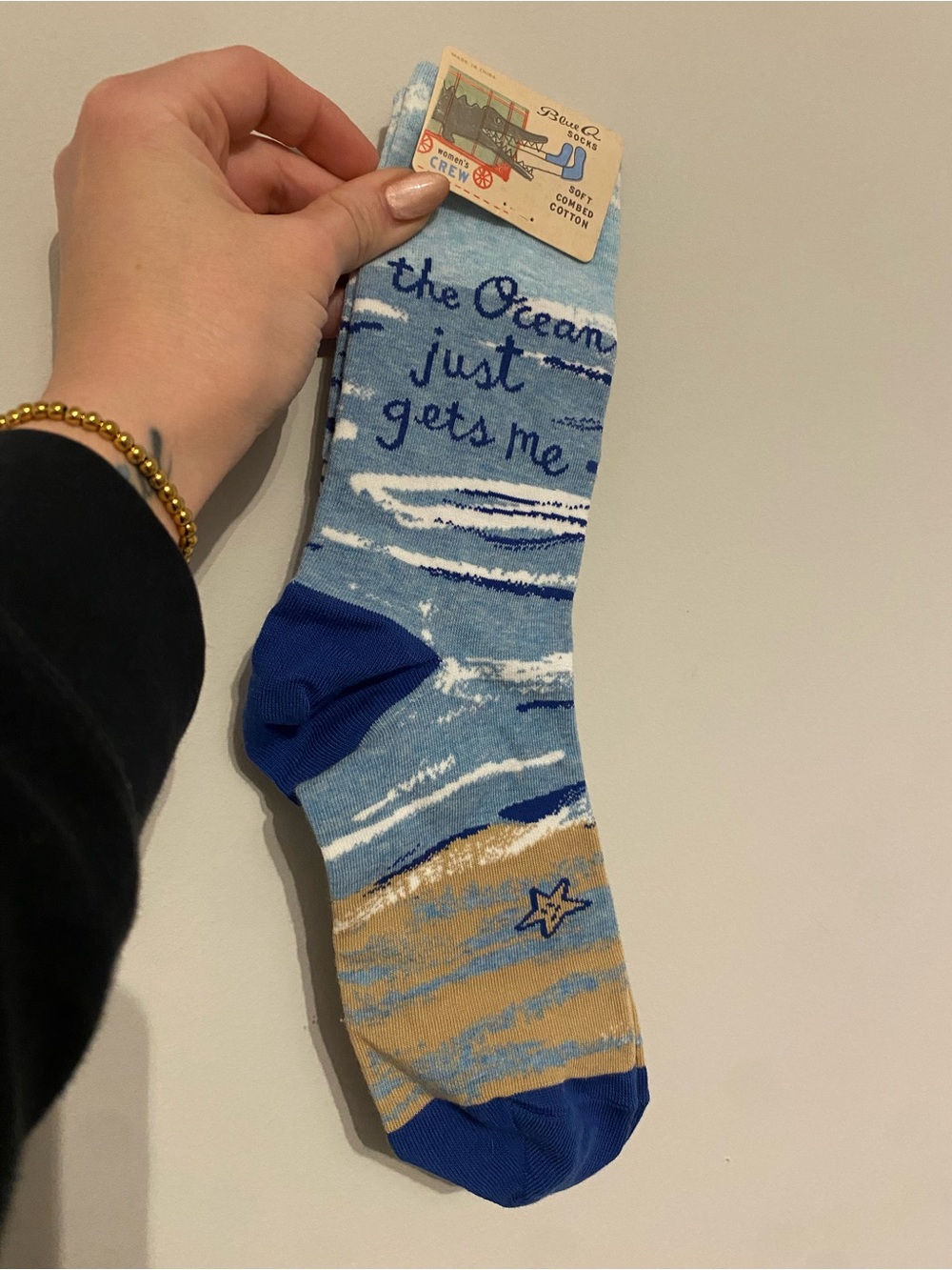 Blue Q “The Ocean Just Gets Me” Crew Socks, Blue/Sand